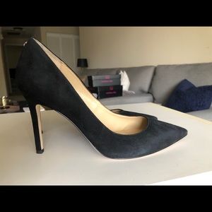 BLK SUEDE POINTY TOE PUMP!! SIZE 6.5.